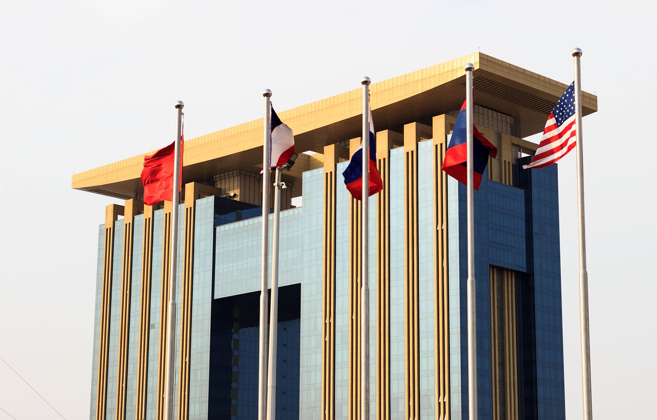 理邦仪器(300206.SZ)：公司在美国市场的营收占总营收的比例平均约为10%左右，整体影响相对有限