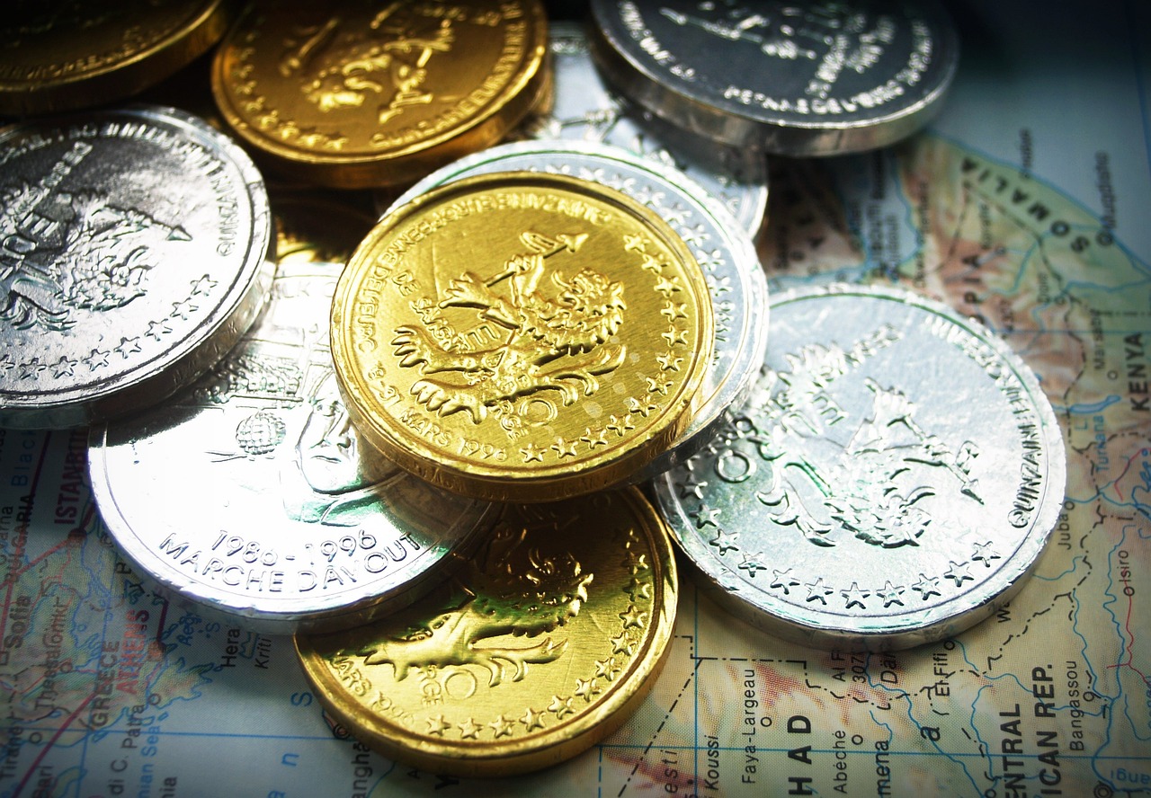 美股异动丨现货黄金突破3270美元，黄金股盘中拉升