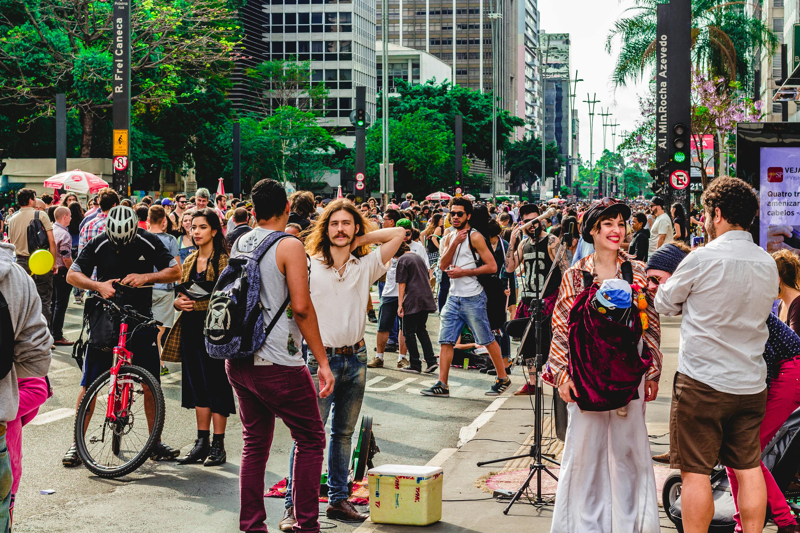 固安疫情封路，城市应对与民众生活的挑战