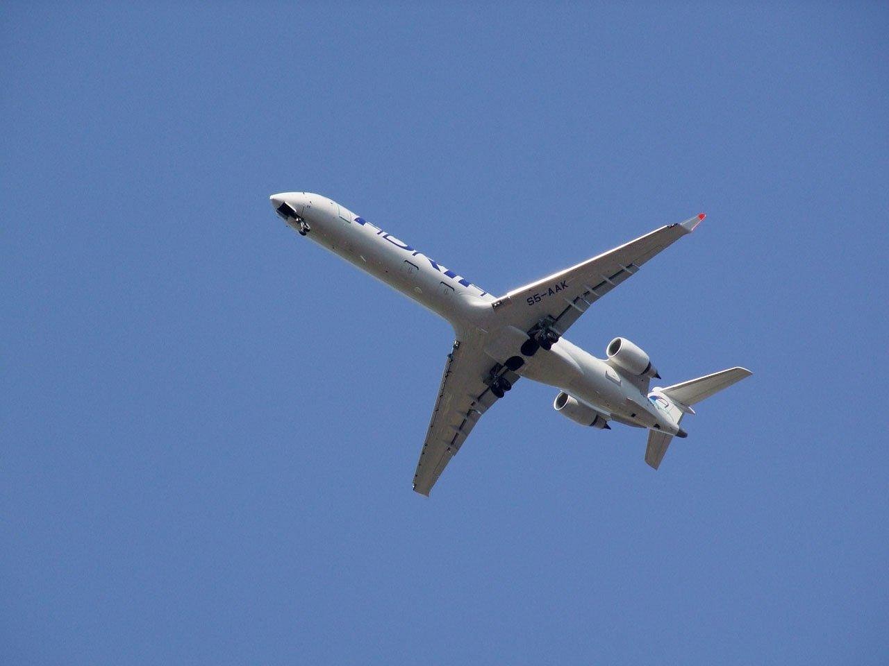 疫情时代下的航空业、股市与经济波动
