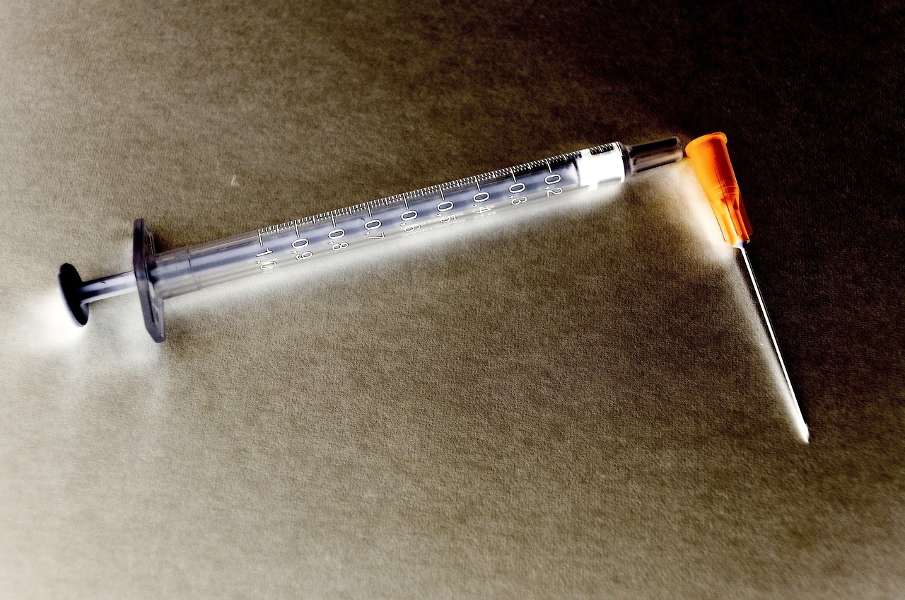 流感鼻喷与注射流感疫苗，双重防护，守护健康流感鼻喷和注射流感