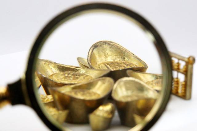 如何看待黄金的价值与价格关系？这种关系对投资决策有何启示？