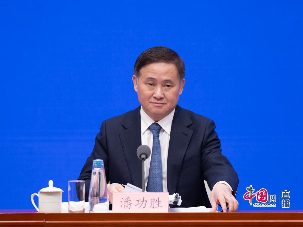 降准又降息！潘功胜、李云泽、吴清发声！这场发布会信息量巨大，事关股市、楼市等