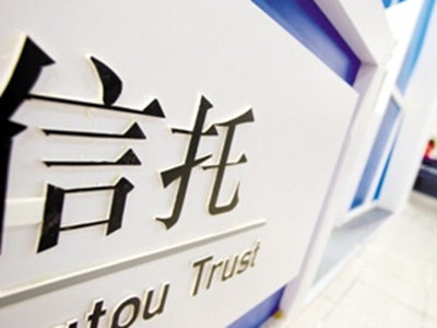 如何理解股权和期权的关系？这种关系在企业管理中有何作用？