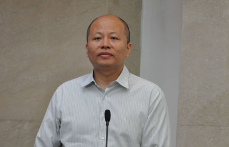 如何看待经理期权担保的问题？这个问题对企业管理有何意义？