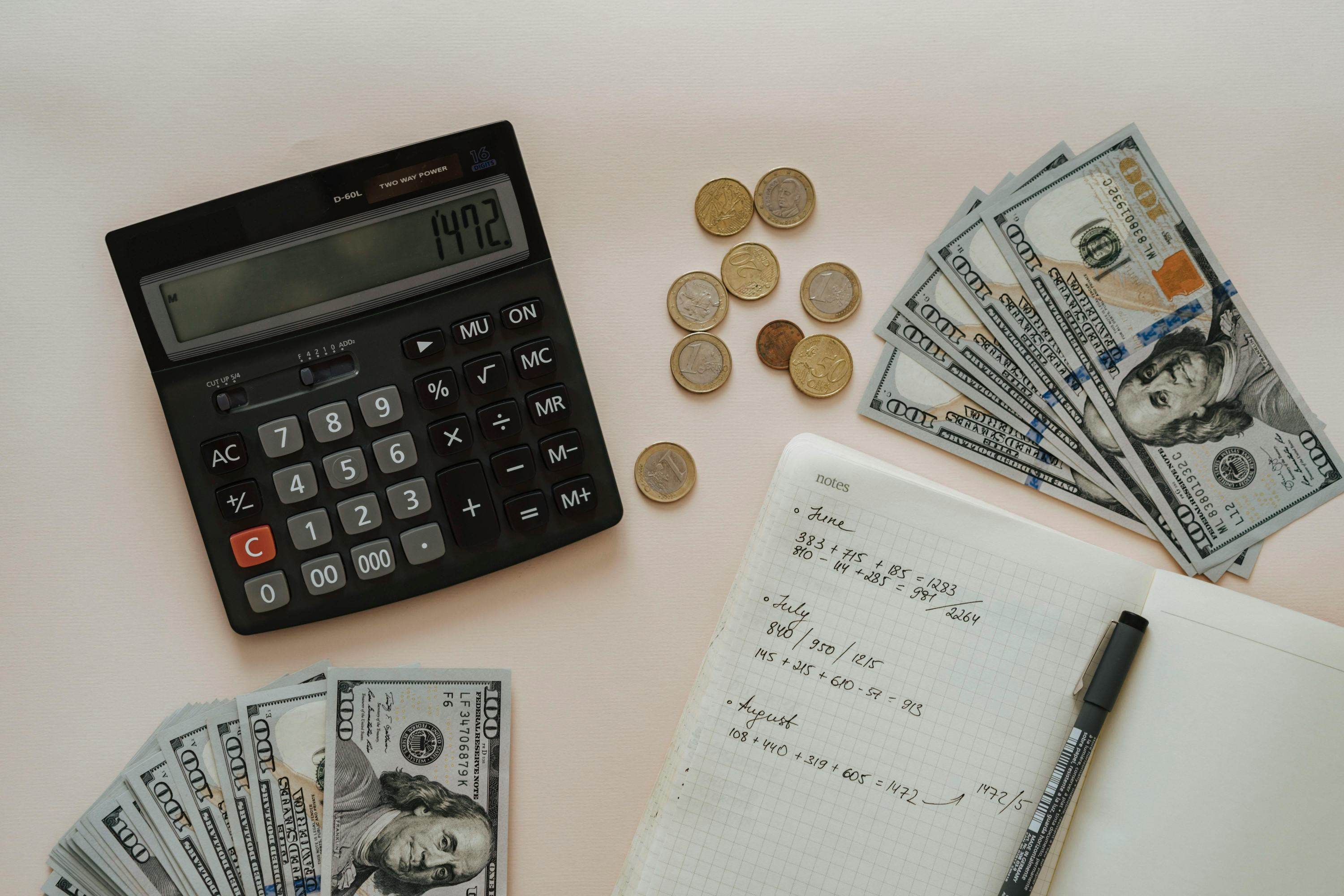 如何看待金融机构相关变动？这些变动背后原因是什么？